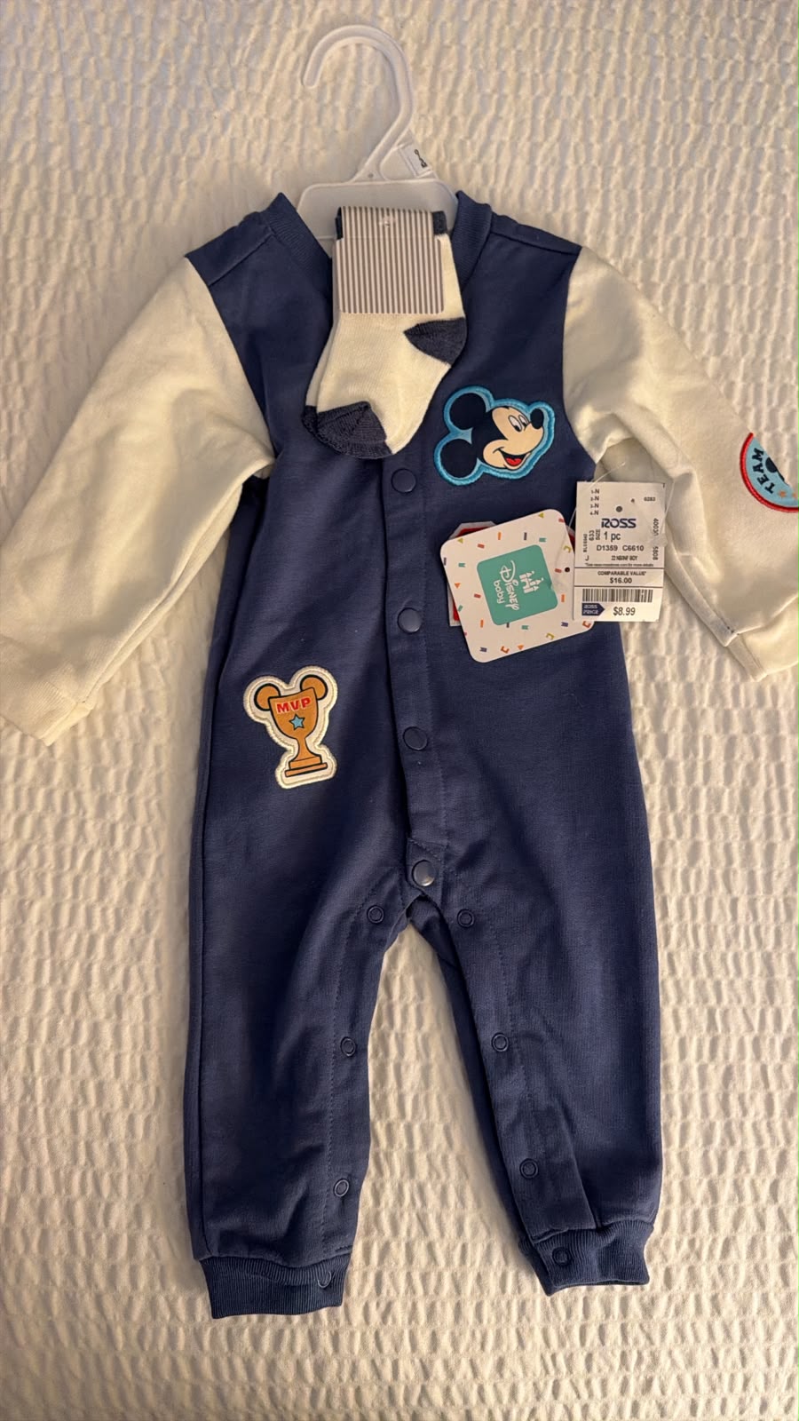 Macacão de Bebê Fleece Mickey Mouse Estilo Jaqueta Varsity com Meia